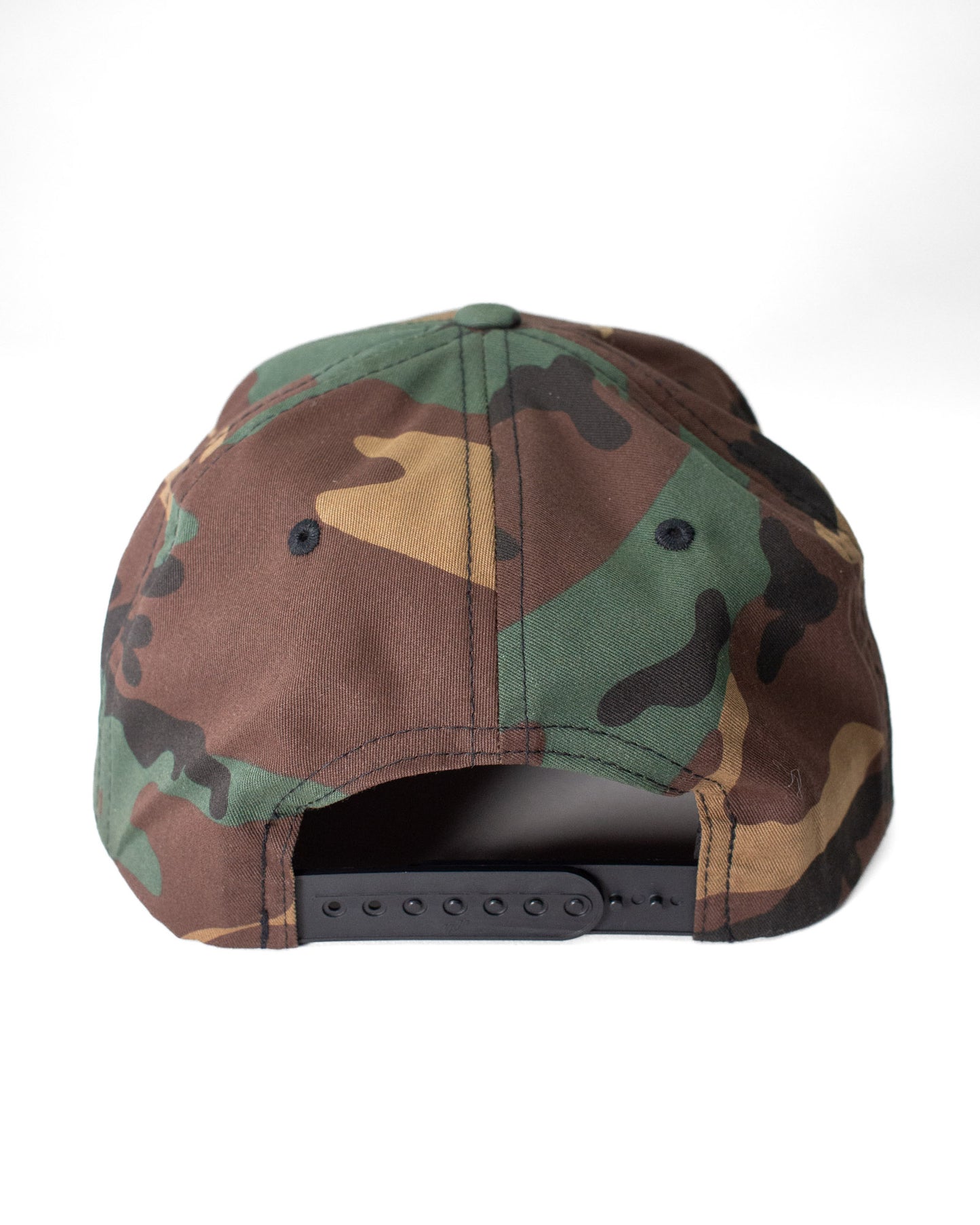 Frog and Fly Snapback Hat in Camo