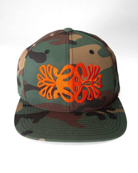 Frog and Fly Snapback Hat in Camo